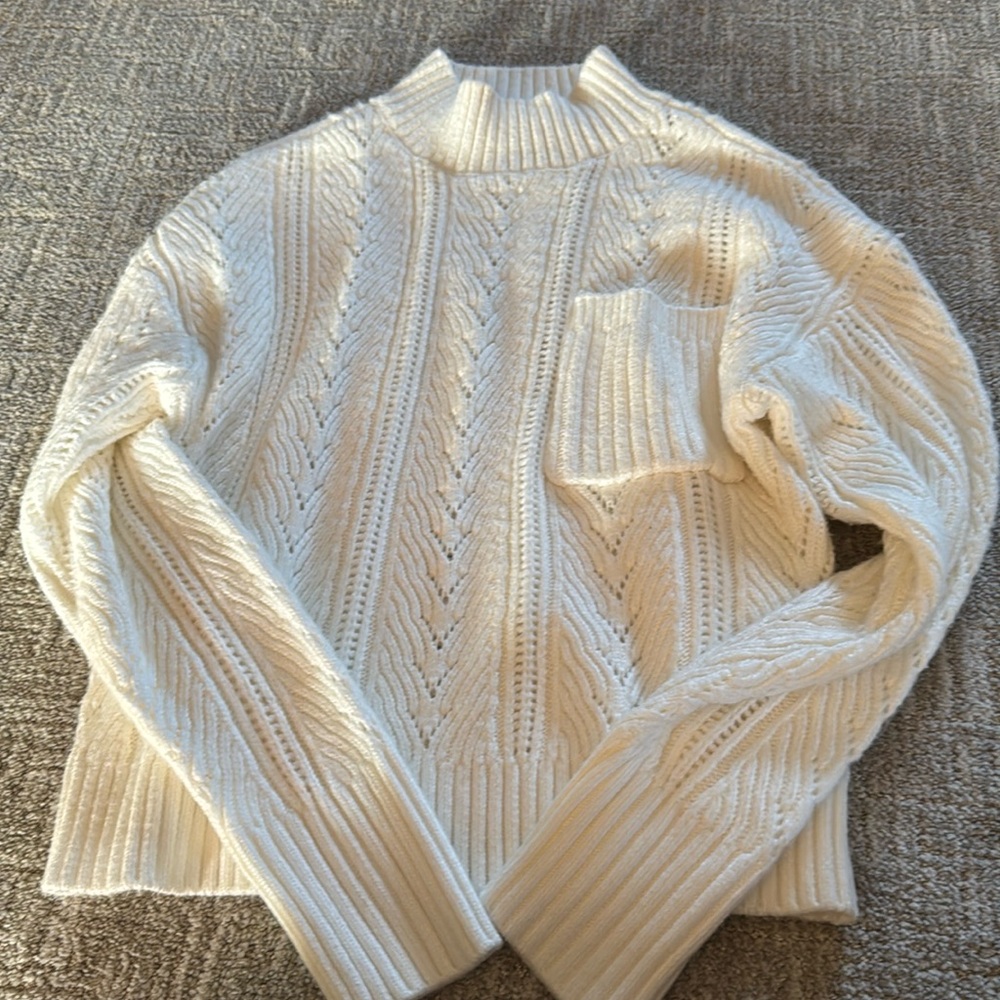 Evereve Design Story brand sweater